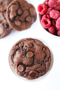 confectionerybliss:  Dark Chocolate Raspberry CookiesSource: