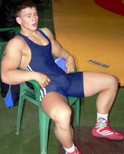 jacktwister:  Damn Stud, Let’s Wrestle in Bed! 