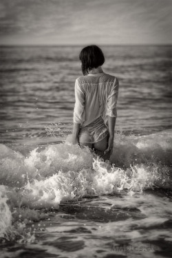 gentlekama:  girl in the sea…. by MM-Pics 