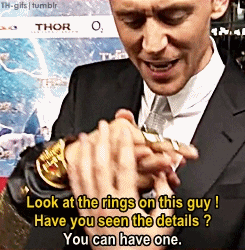 survivingwithouthiddles:  tomhiddleston-gifs:   [x]  Look at