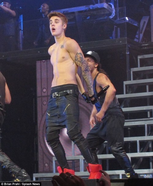 <p><em><strong>Are You A Believer?! Justin Under Investigation…</strong></em></p>
<p><em><strong><br/></strong></em>Listen up believers! As the Canadian singer and star, Justin Beiber is being investigated by the New York  Police Departement after a Sunday evening brawl that took place at the South Pointe Venue in the Hamptons.</p>
<p>The club’s brawl is said to have started in the VIP area that was ropped where which Justin and his entourage were sitting at the club. It appears that the incident began because Wayne clashed with Justin Beiber’s entourage inside the club. A source told the Post’ this: <strong>“Justin was flashing all these girls with his flashlight. The girl with the bow tie went over to Justin and Wayne followed because he wanted his tie back. Then Bieber’s people got in his face.. he eventually got the tie back”</strong></p>
<p>The brawl was said to have ended up in the parking lot of the club. The same source states that they thought it was over until it escalated outside. The source indicates that Justin Beiber was yelling and talking S****t. Source also indicates he was yelling in Wayne’s direction saying: <strong>“Punk B****ch”.</strong> Wayne thought someone had thrown something at him. He then proceeded to pick up a small rock and throw it towards Justin Beiber. This is what the same source stated: <strong>“Justin jumped out the sunroof of his car and slid dothe car like he was in Die Hard.. He dropped his shirt and threw his hat and wanted to throw hands. His people surrounded Wayne, who was getting punched from all angles”</strong></p>
<p>Wayne ended up in the hospital with a black eye, busted lip and bruised ribs from the brawl. It is also said that another clubber had been knocked unconcious.</p>
<p>Justin Beiber tweeted this on Monday:<strong> “The most recent rumors might be the funniest of all. Where do u get this stuff???” #focusedonreality</strong> <br/></p>
<p>Can you believe Justin’s IMAGE lately?! What is going on with the Canadian star? For the past year, the 19 year old singer has been acting up and involved in questioning behaviors. Justin went from having a wholesome teenage IMAGE to an IMAGE tarnished by his own personal choices. Can Justin clean up his IMAGE? If Justin wants the public and fans to focus on his music and talent, then he should avoid situations that involve incidents such as this one. This can only encourage a negative IMAGE. It does not help his overall MAGE when he’s such a powerful, young star. He has endless young fans around the world that are keeping an eye on his every move. Justin is not setting the best example for young fans that support him. It’s not an IMAGE that the youth should find acceptable. </p>
<p>Although Justin is young, I hope that he can learn from all the negative publicity he is receiving lately. Will he turn his IMAGE around? It is only up to Justin Beiber to decide. For now, Justin’s IMAGE is being clouded with continued negative press. This is my take..  <strong> #IMAGEAdvisor   #Entertainment</strong></p>