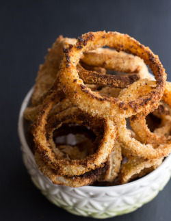 foodffs:  Buffalo Chicken and Crunchy Baked Onion Ring Salad