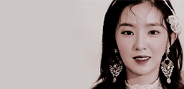sshinhye:   gifset aesthetic:  red velvet - lucky girl ♡ for anon (insp)    I’m your good luck, I’m your honeydew. 