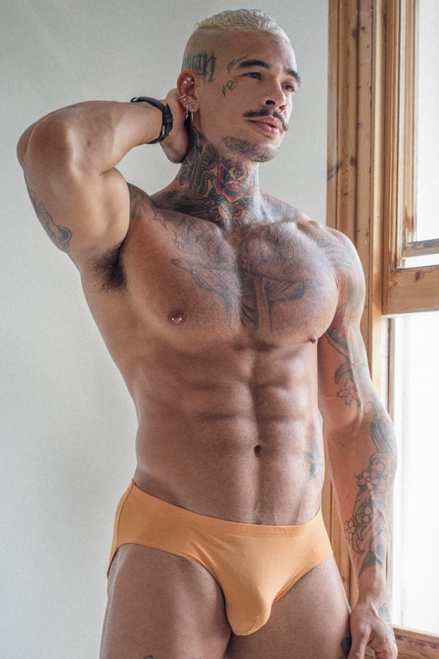 hotmen-addiction: