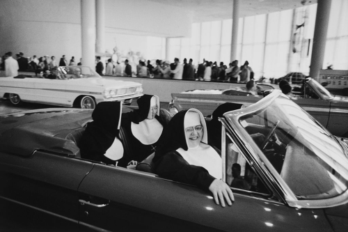 vintageeveryday: Nuns’ car trip, New York, 1970. Photographed