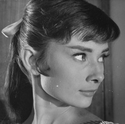 rareaudreyhepburn: Hair and makeup stills of Audrey Hepburn on