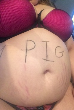 greedyofficefatty:Keep feeding your pig. She can be bigger: you