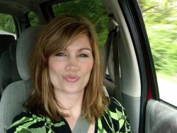 ricoishard:  Hot mom that can’t stop taking selfies - part