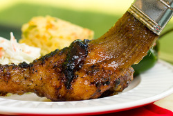 foodffs:  Grilled Chicken Drumsticks with Spicy Apple Glaze 