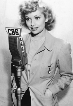 greasersc:  anthraxenchiladas:  Lucille Ball on CBS radio, 1948.