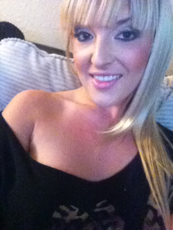 rosaliiex3:  how’s everyone tonight? ;-))