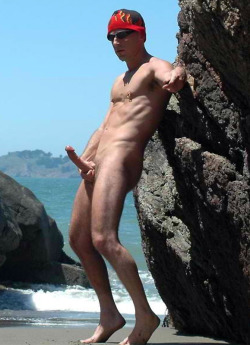 gaynudistcocks:  Be proud of your cock and show it in public: Exhibitionists have more fun in life! http://gaynudistcocks.tumblr.com/