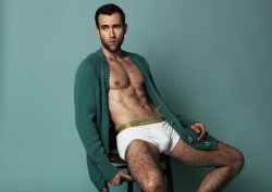 c0mpletely-me:  amazingmalenudity:    Matthew Lewis    neville