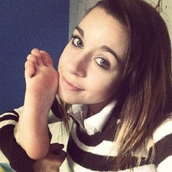 ifeetfetish:  #piedini #footfetish #soles #toes #youngfeet #youngsoles