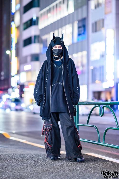 tokyo-fashion:Japanese fashion industry staffer Cham on the street