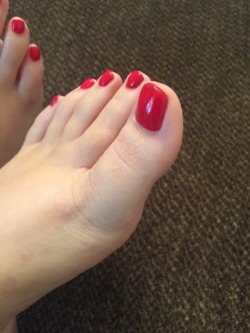 perfecttoes777:  What to be with a Rich Woman 😘