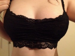 veganpandas:  I got a cute new bra today :3