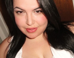 katskinx:  Someone requested a front faced photo.  My tumblr
