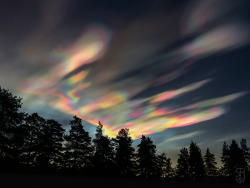 love:    Polar stratospheric clouds in Kongsberg, Norway by Stein