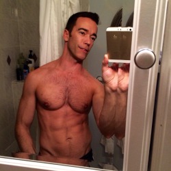 instaguys:  Guys with iPhones Source: gwip.me 