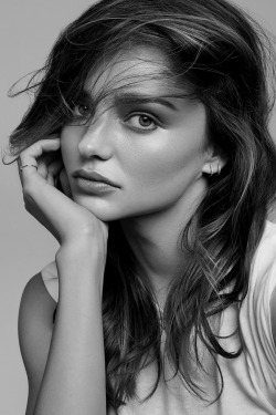 amy-ambrosio:  Miranda kerr in “Love your lips” by Alique