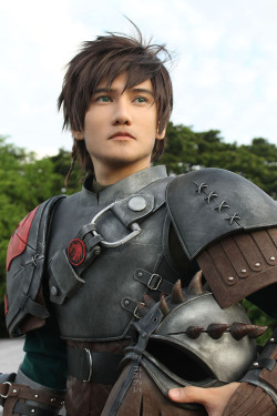 flaws-in-icarus:  Hiccup cosplay, from how to train your dragon