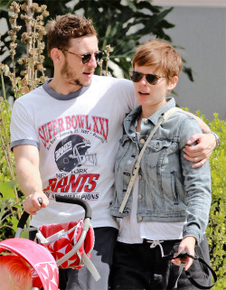 dailyjamiebell:    Jamie Bell and Kate Mara out for a walk with