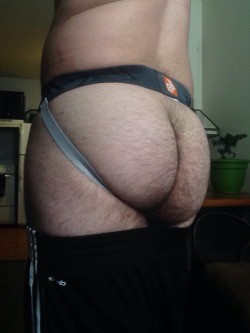 kabutocub:  collegecubb:  The jock always make my butt look so