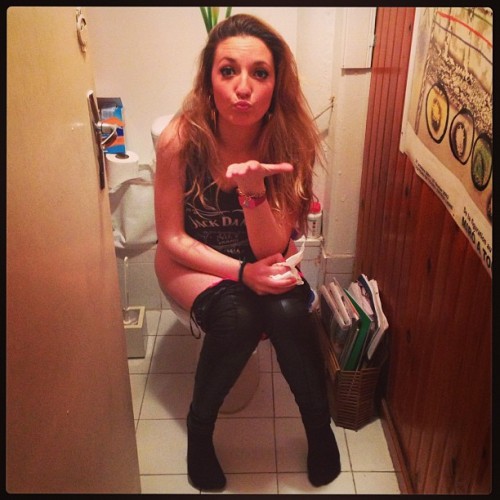 1nobodyknowsme1:  dimitrivegas:  I pooped      (via TumbleOn)