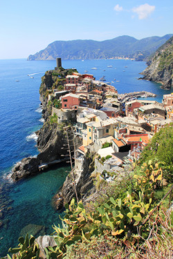 allthingseurope:  Vernazza, Italy (by Thomas Janisch)