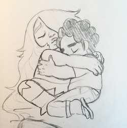 sabertoothwalrus:  hugs for Steven cause he’s had a rough couple
