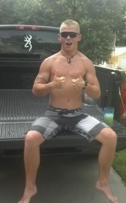 hotwebdudes:  http://hotwebdudes.tumblr.com/