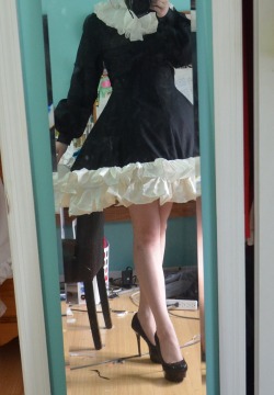doxiequeen1:  My fabric arrived so I made a dress. The blouse