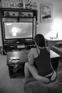 reyz0r16:  Why choose between hot ass or video games? If your