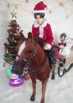  RivaMika Figurine Theater: Happy Holidays from Levi & Mikasa’s