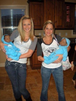 wimpywhiteguy:  taken-n-blacked:  Best friends with the babies