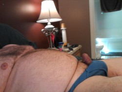 boxermann:  lunchtime jack. Want a vid of me cumming?  HELLS