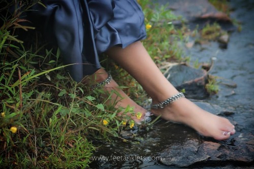 feetanklets:  Good Vibes 💖 . . Model @zayah.mathew_  . . #photographylovers