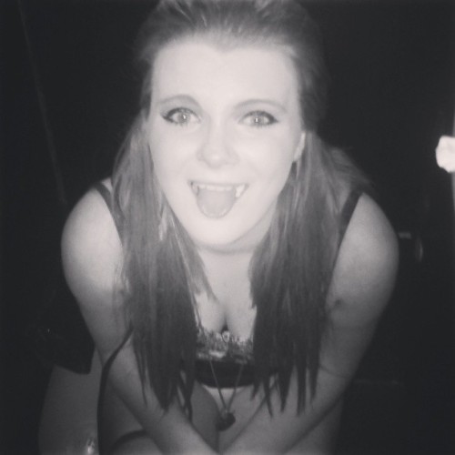 dimitrivegas:  Pooping girl