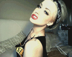 datttgirl:  i follow back(: