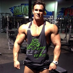 hotimages:  Calum von Moger 