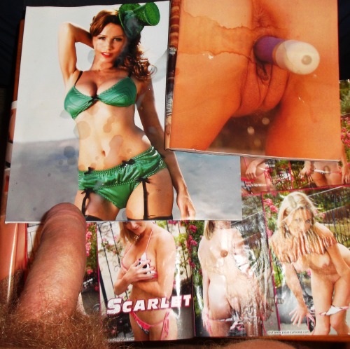 stickyjizzypages:  That emerald green lingerie is very spunk worthy 