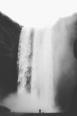 avenuesofinspiration:  The Falls | Source © | AOI