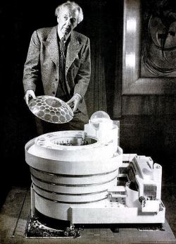 danismm:Frank Lloyd Wright and a model of his strangest architectural