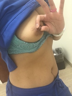 sexonshift:  #sexynurse #scrubs #hornyatwork  Great top and bottom pics 