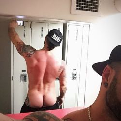 kerrick46:  Look at that ass!!! Yuuuuummmmmy