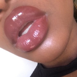 detoxing: when you’re born with full natural lips and don’t