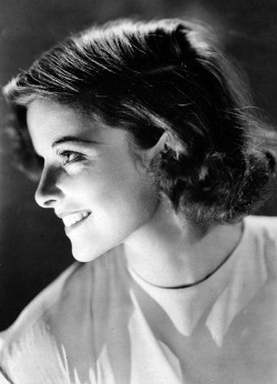 kittypackards:  Katharine Hepburn c.1936 