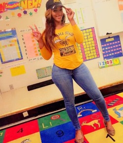 theblackebony:  Do you think Ms. Thicky Fine Teacher Bae dresses