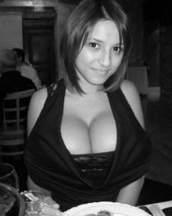 busty-club:  Click here If you like big natural boobs! 